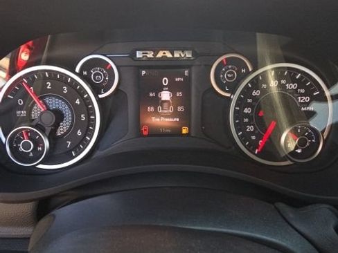 New 2027 RAM 2500 Tradesman AWD/4WD image 13