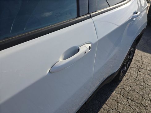 Used 2024 Jeep Compass Trailhawk image 12