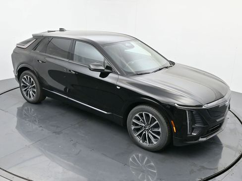 New 2025 Cadillac Lyriq Sport w/ LPO, Floor Liner Package image 29