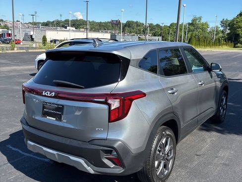 Used 2024 Kia Seltos LX AWD/4WD image 10