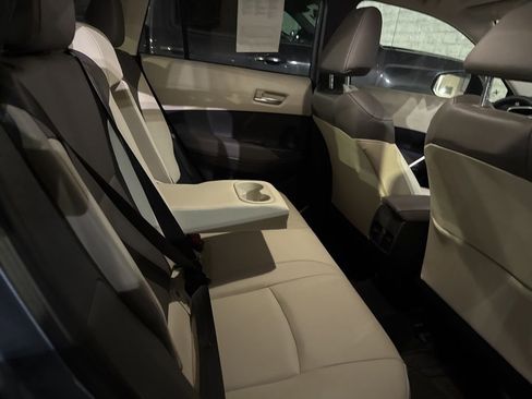 Used 2024 Toyota Corolla Cross XLE image 14