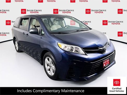 Certified 2019 Toyota Sienna L image 4