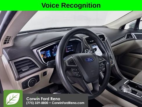 Used 2019 Ford Fusion SE FWD image 9