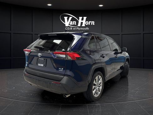 Used 2021 Toyota RAV4 XLE Premium AWD/4WD image 7