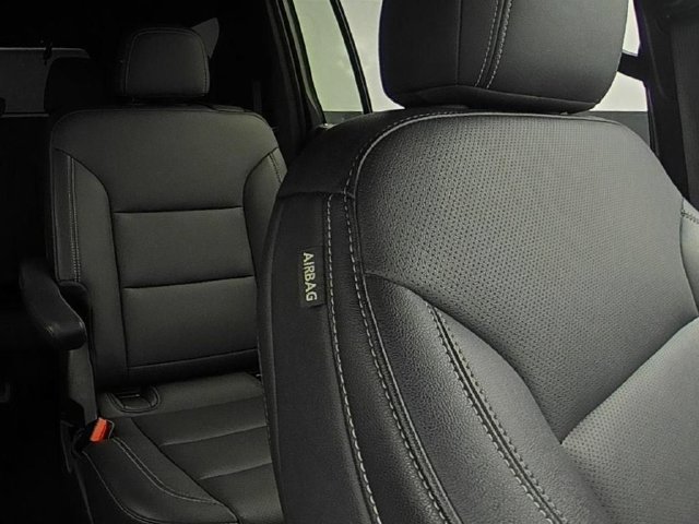 Used 2025 Chevrolet Traverse LT AWD/4WD image 35