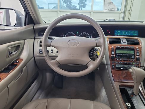 Used 2000 Toyota Avalon XLS FWD image 18
