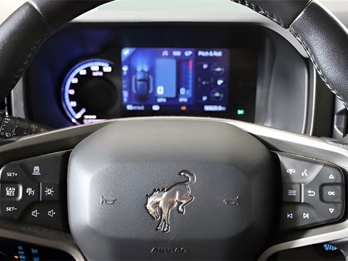 Used 2022 Ford Bronco Badlands image 17