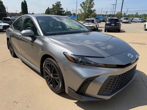 Certified 2025 Toyota Camry SE AWD/4WD image 7