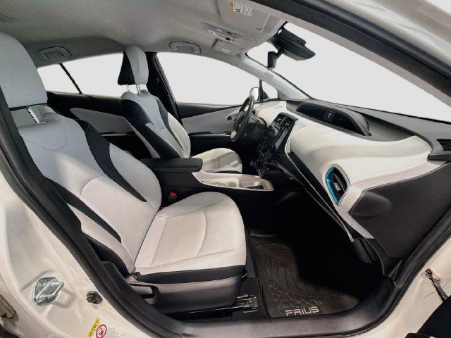 Certified 2017 Toyota Prius Four FWD image 24