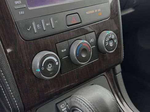 Used 2017 Chevrolet Traverse LT image 15