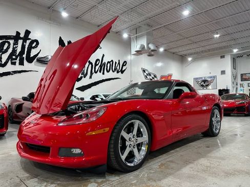 Used 2007 Chevrolet Corvette Coupe w/ Preferred Equipment Group RWD image 30