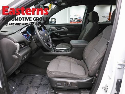 Used 2023 Chevrolet Traverse LT w/ Rear Camera Mirror Package AWD/4WD image 14