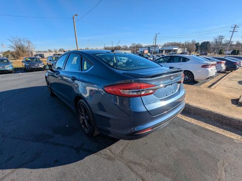 Used 2018 Ford Fusion SE w/ Equipment Group 201A image 5