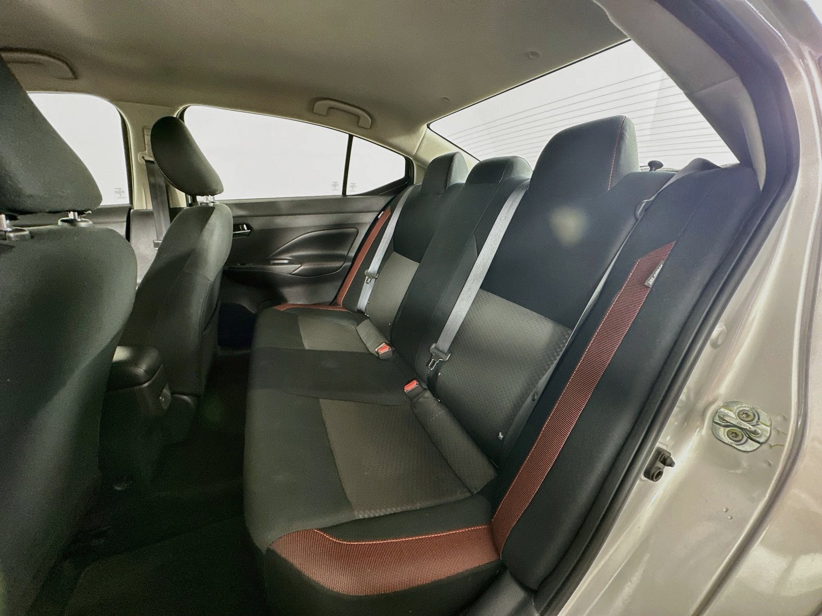 Used 2024 Nissan Versa SR FWD image 24