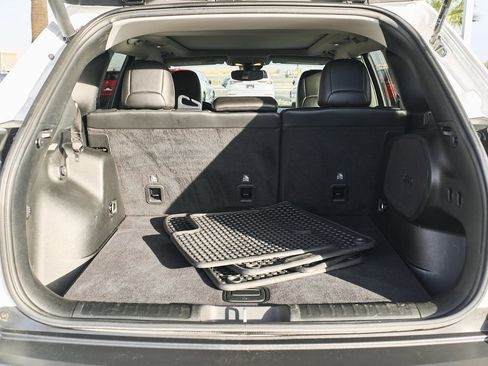 Used 2019 Jeep Cherokee Trailhawk image 9