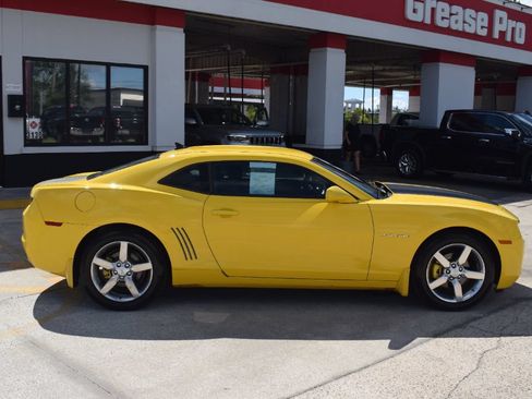 Used 2010 Chevrolet Camaro LT RWD image 3