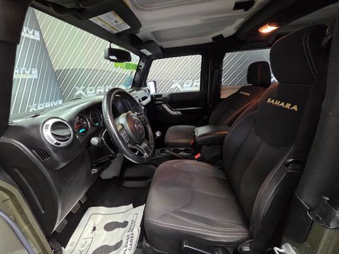 Used 2015 Jeep Wrangler Sahara w/ Connectivity Group AWD/4WD image 18