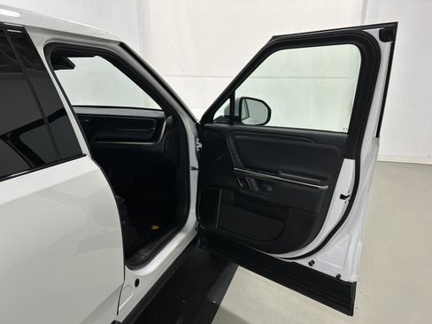 Used 2024 Rivian R1T Adventure Quad AWD/4WD image 18