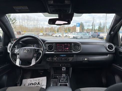 Used 2021 Toyota Tacoma TRD Off-Road image 19
