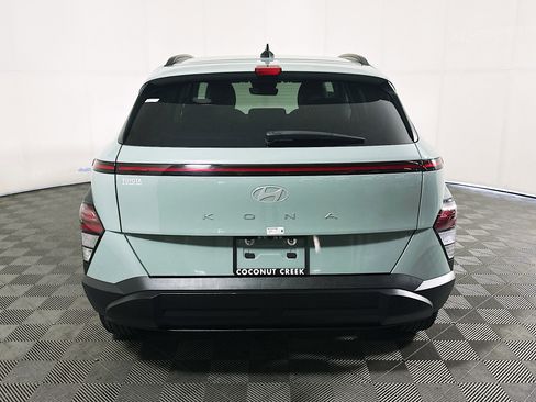Used 2025 Hyundai Kona SEL FWD image 4