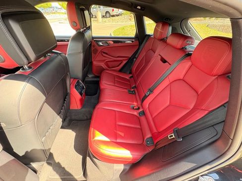 Used 2023 Porsche Macan Turbo AWD/4WD image 30