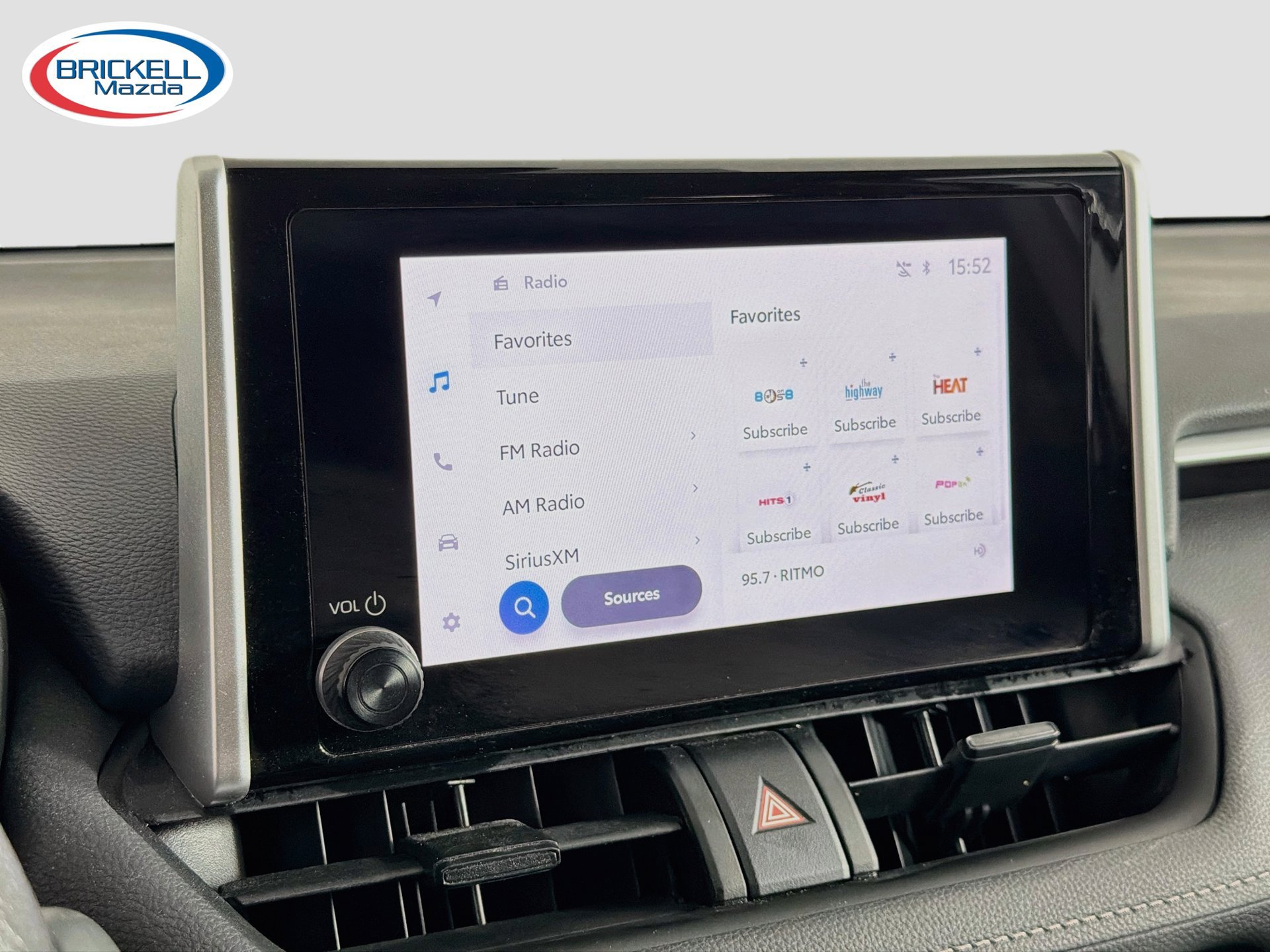 Used 2025 Toyota RAV4 XLE FWD image 28