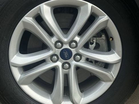 Used 2019 Ford Edge SEL w/ Equipment Group 201A AWD/4WD image 8