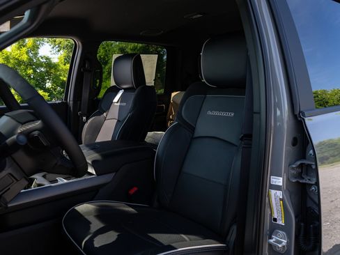 New 2026 RAM 4500 4x4 Crew Cab DRW w/ Laramie Trim Package image 14
