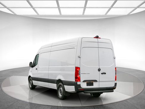 New 2024 Mercedes-Benz eSprinter 170 Cargo image 2