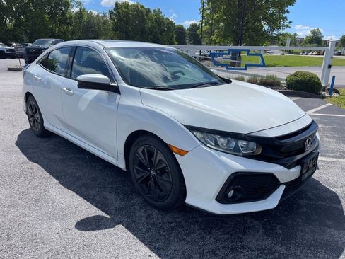 Used 2019 Honda Civic EX image 2