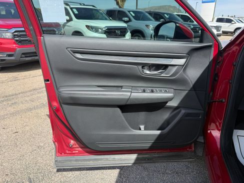 Used 2025 Honda CR-V EX image 11