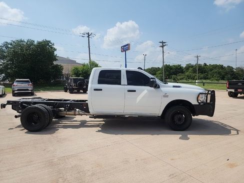 Used 2024 RAM 3500 Tradesman w/ Chrome Appearance Group AWD/4WD image 2