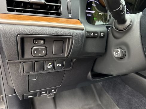 Used 2015 Lexus ES 300h w/ Navigation System Package FWD image 18