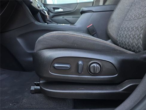 Used 2022 Chevrolet Equinox LT image 16