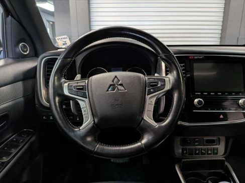 Used 2020 Mitsubishi Outlander SEL image 13