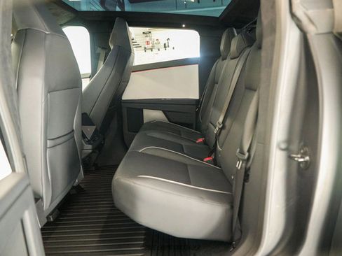 Used 2024 Tesla Cybertruck AWD Crew Cab image 28