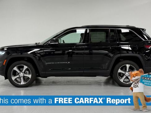 Used 2023 Jeep Grand Cherokee Limited image 2