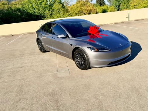 Used 2025 Tesla Model 3 RWD image 3