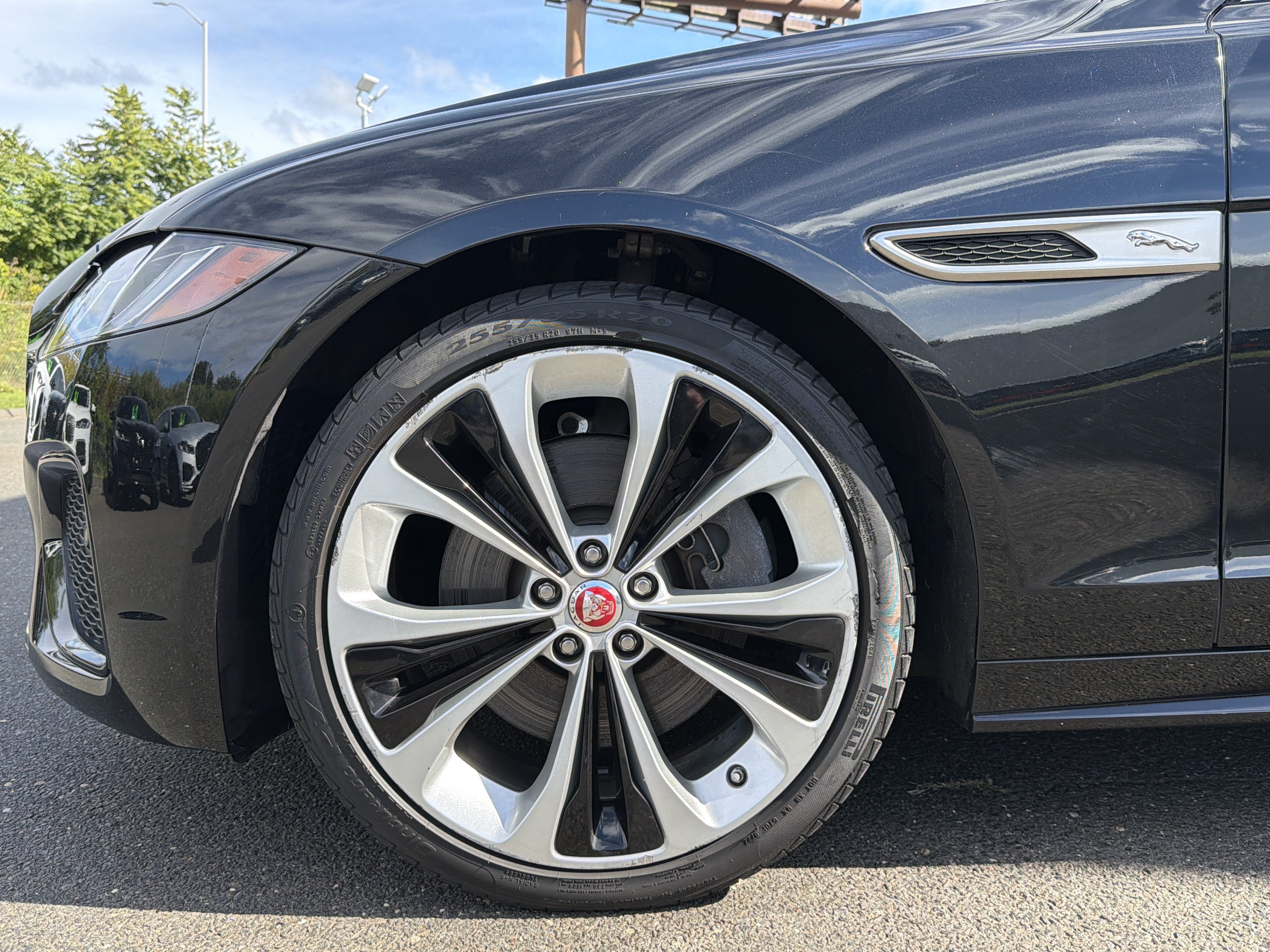 Used 2022 Jaguar XF R-Dynamic SE AWD/4WD image 12