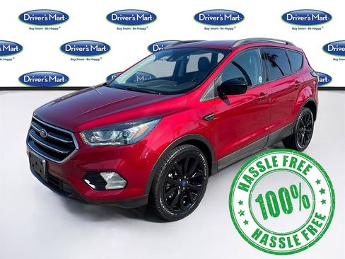 Used 2018 Ford Escape SE w/ Ford Safe & Smart Package image 3