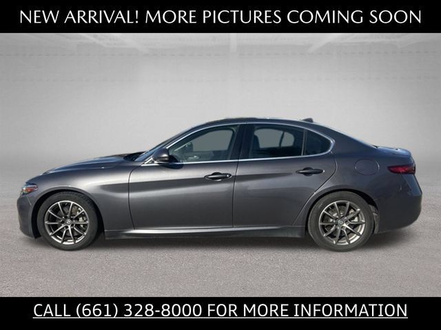 Used 2020 Alfa Romeo Giulia RWD image 2
