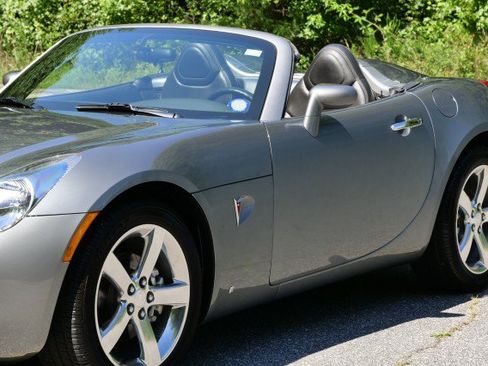 Used 2007 Pontiac Solstice Convertible w/ Premium Package RWD image 37