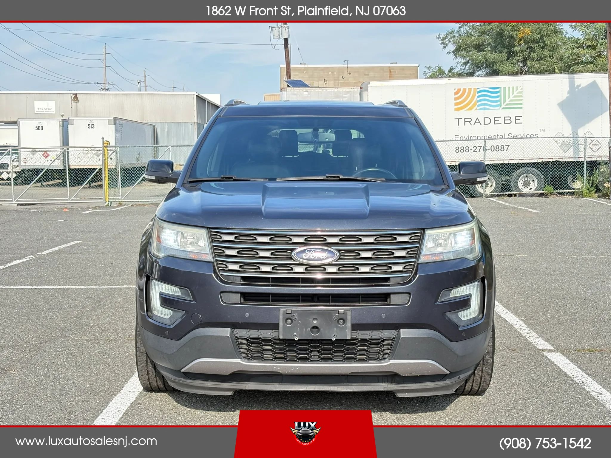 Used 2017 Ford Explorer XLT w/ Equipment Group 202A AWD/4WD image 3