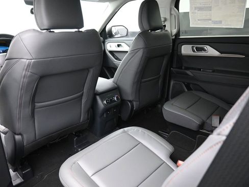 New 2026 Ford Explorer Active w/ Active Comfort Package image 2
