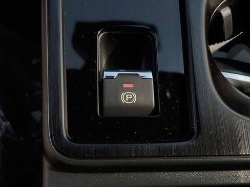 New 2026 Subaru Outback Premium image 31