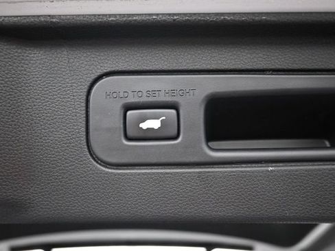Certified 2025 Honda Pilot Elite image 31