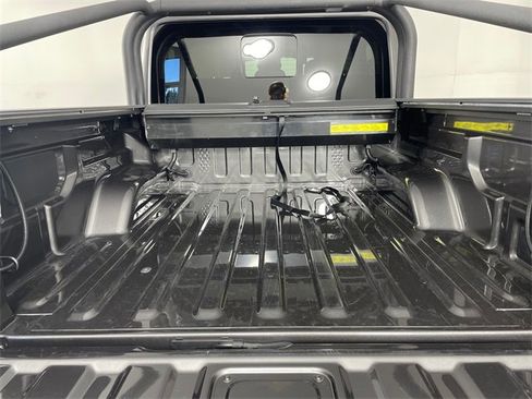 Certified 2025 Jeep Gladiator Mojave image 17