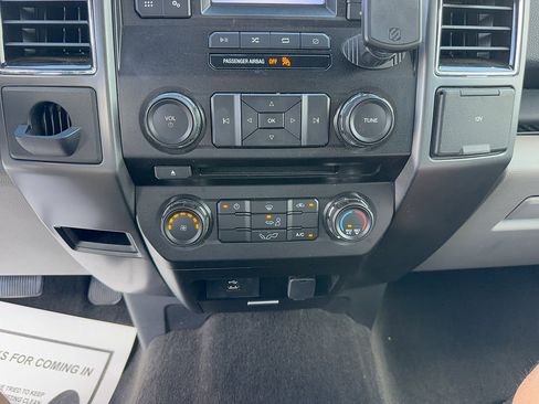 Certified 2018 Ford F150 XLT RWD image 22