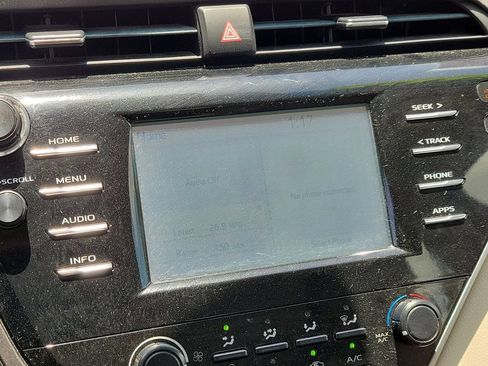 Used 2018 Toyota Camry LE FWD image 20