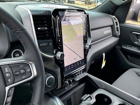 New 2026 RAM 1500 4x4 Crew Cab image 7